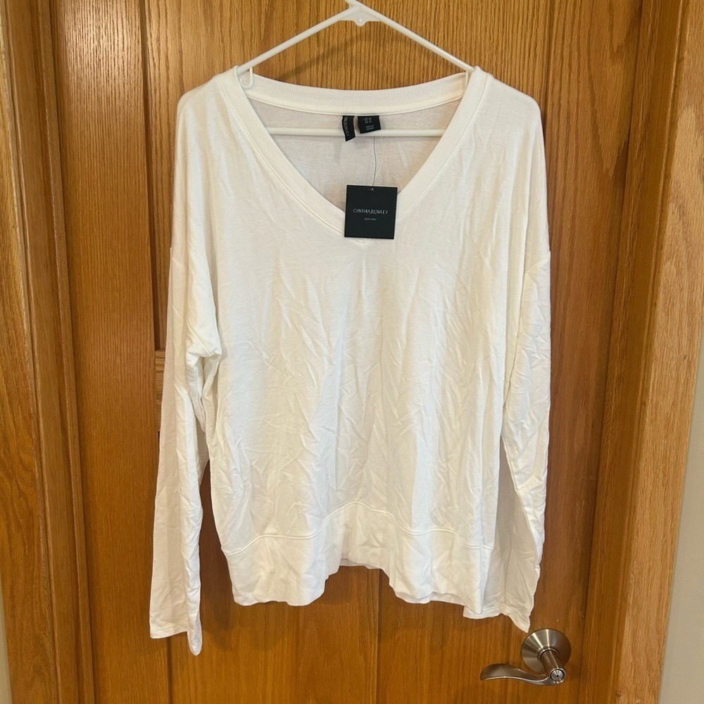 NEW‎ Cynthia Rowley Cream Women's Basic V Neck Sweater Ultra Soft Size XL